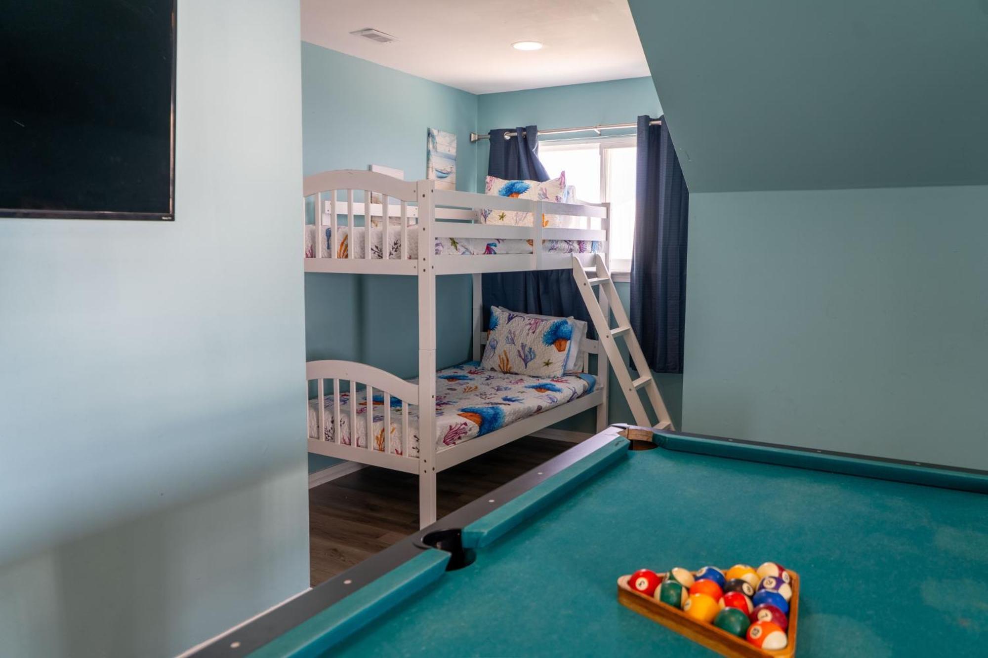 Strand Castle - Gulf Front! An Ideal Layout With Game Room, Small Private Pool, And Roof Top Crow'S Nest! Home Dauphin Island Bagian luar foto